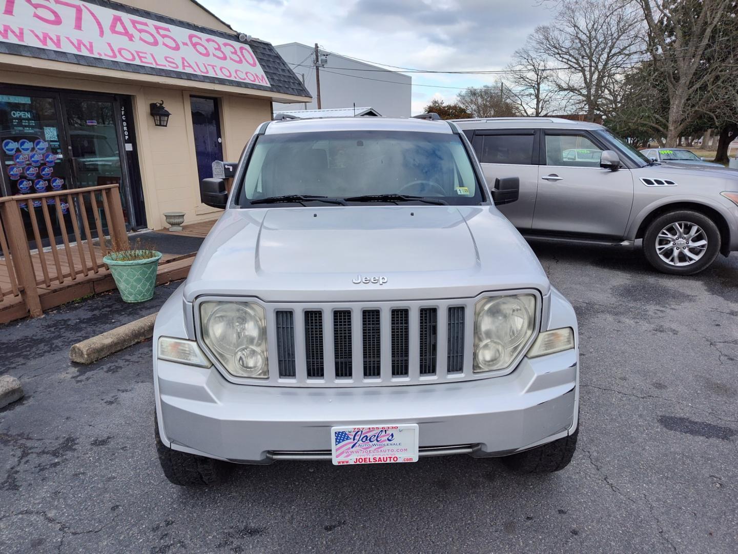 2011 Silver Jeep Liberty (1J4PN2GK1BW) , Automatic transmission, located at 5700 Curlew Drive, Norfolk, VA, 23502, (757) 455-6330, 36.841885, -76.209412 - Photo#3